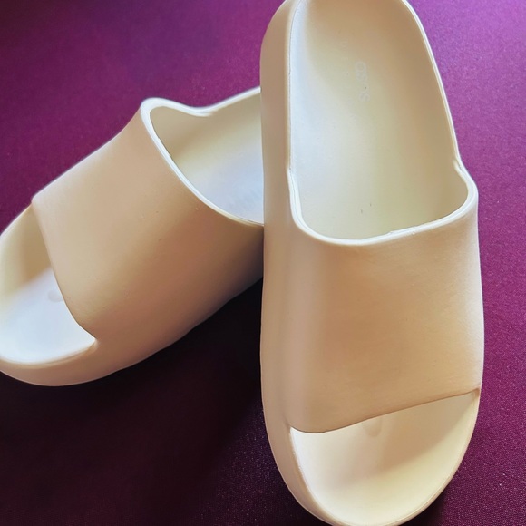 Asos Shoes - Off-White Slide Mules ( ASOS)